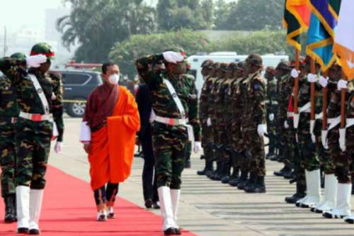 জাতীয় স্মৃতিসৌধে শ্রদ্ধা জানালেন ভুটানের প্রধানমন্ত্রী