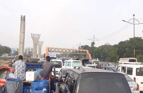 কঠোর লকডাউনেও রাজধানীতে যানজট!