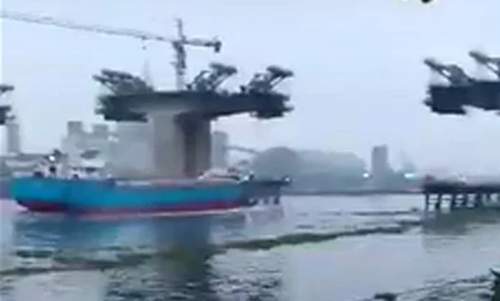 লঞ্চডুবির ঘটনায় এক নারীর লাশ উদ্ধার, নিখোঁজ অনেকে