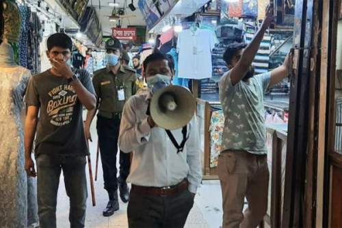 রাত ৮টার মধ্যে দোকানপাট বন্ধে অভিযানে ডিএসসিসি