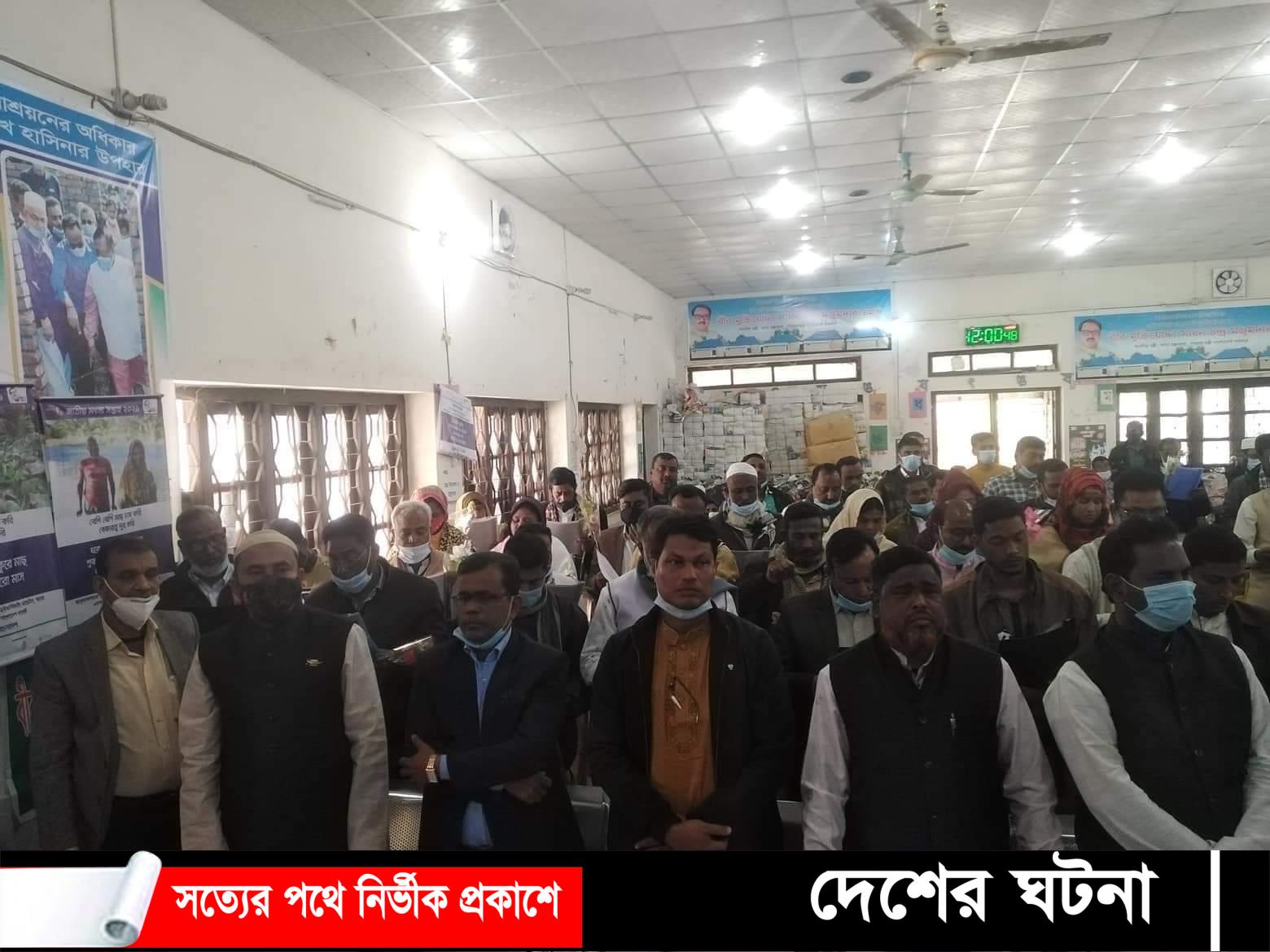 সাপাহারে নব-নির্বাচিত ইউপি সদস্যদের শপথ গ্রহণ