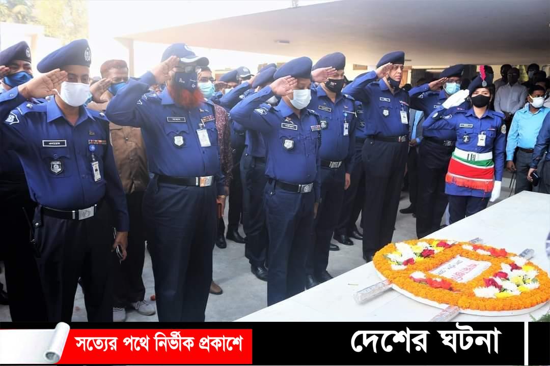 বঙ্গবন্ধুর প্রতিকৃতিতে ভোলার (এসপি) সাইফুল ইসলাম’র শ্রদ্ধা