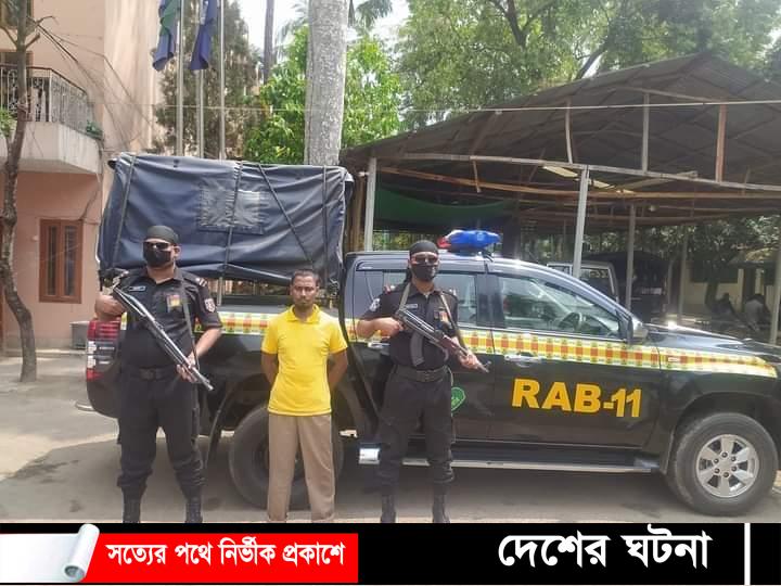 বরুড়ায় অগ্নিকাণ্ডে নয়, স্ত্রীর গায়ে আগুন দিয়ে নামাজ পড়তে যায় রেজাউল!