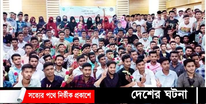 ফেরিওয়ালা মেয়ে ১২০ টাকার আবেদনে পুলিশ কনস্টেবল