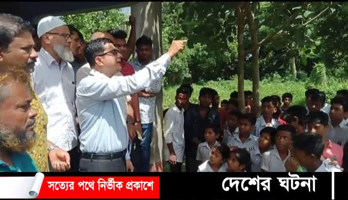 ফেনীর সোনাগাজীতে প্রধান শিক্ষকের পদত্যাগের দাবিতে শিক্ষার্থীদের বিক্ষোভ