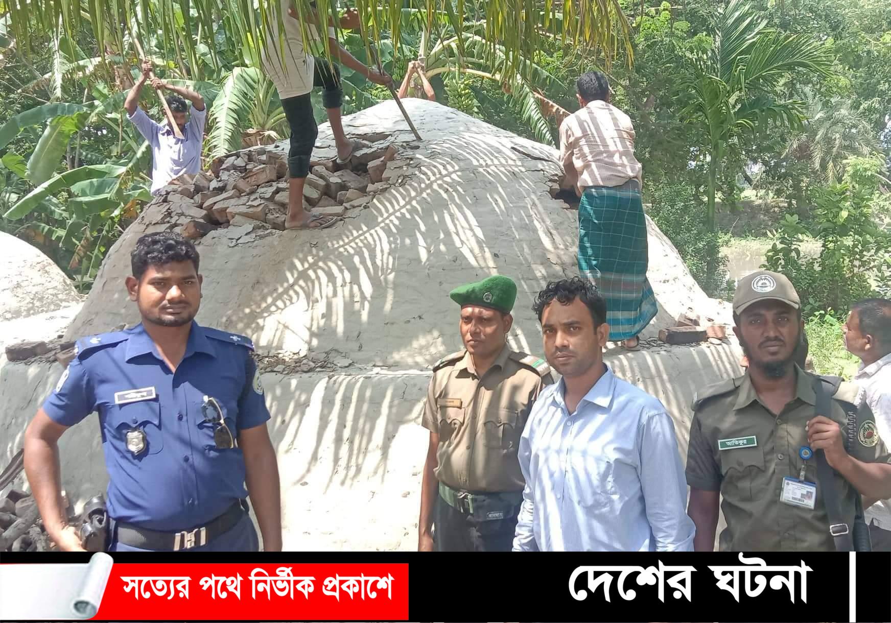 পাথরঘাটায় বন্ধ করে দেয়া হয়েছে অবৈধ কয়লার ১১ টি চুল্লি