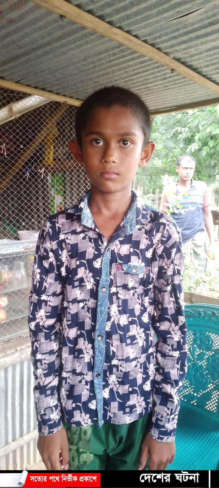 বটিয়াঘাটায় স্কুল ছুটির ২ ঘন্টা পরে ক্লাসের তালা ভেঙে ছাত্র উদ্ধার