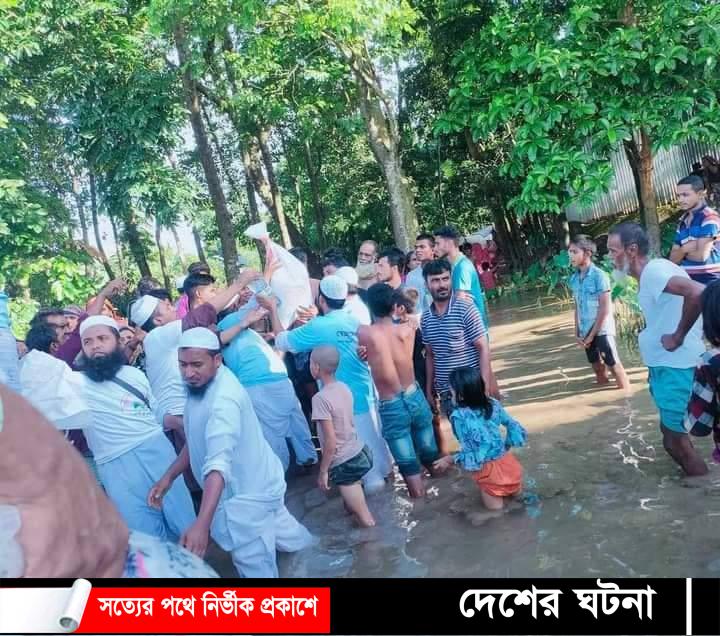 সুনামগঞ্জে বন্যার্তদের মাঝে ইত্তেফাকুল উলামা ভালুকা শাখার ত্রাণ বিতরণ