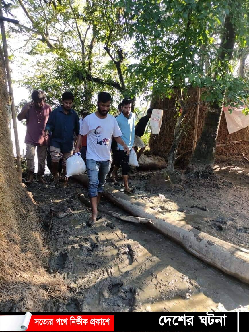 কলমাকান্দায় বন্যার্তদের পাশে ময়মনসিংহ মেডিকেল কলেজ ছাত্রলীগ