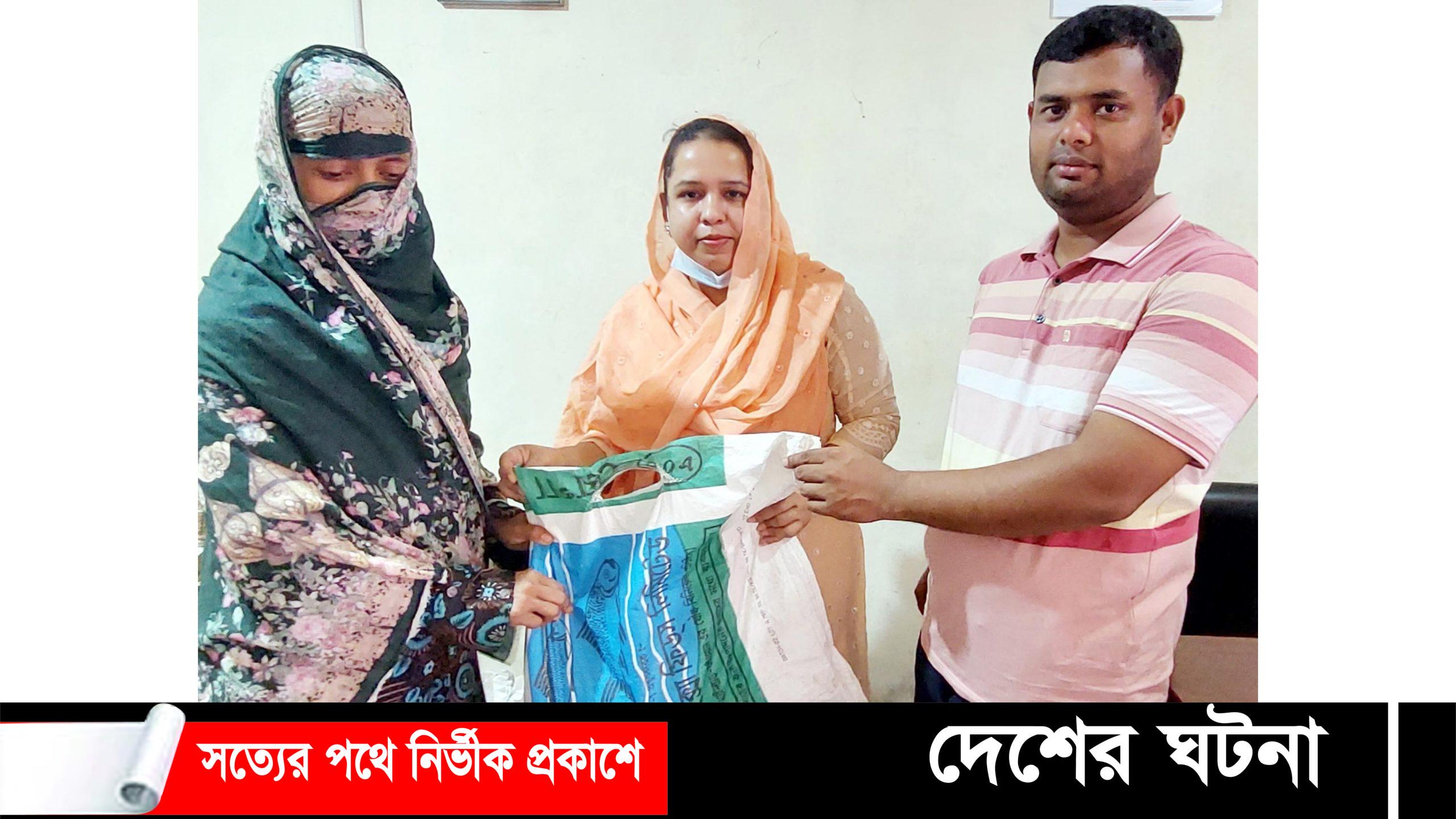 মুরাদনগরে দরিদ্রদের মাঝে ঈদ উপহার বিতরণ