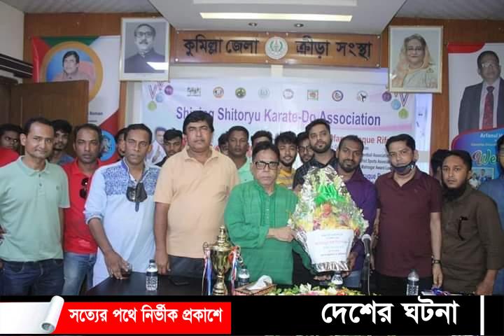 কুসিক মেয়র রিফাতের সাথে মহানগর ক্লাবের ফুলেল শুভেচ্ছা বিনিময়