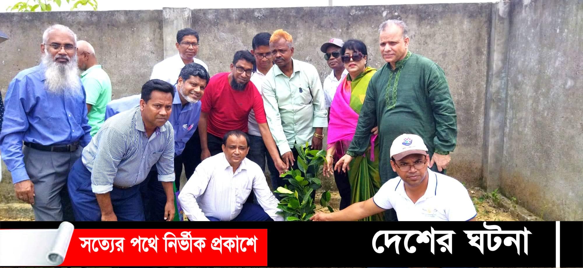 রোটারী ক্লাব অব আহসান মঞ্জিলের উদ্যোগে বৃক্ষ রোপন কর্মসূচি অনুষ্ঠিত