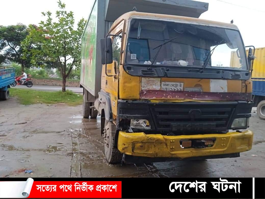 খুলনা সাতক্ষীরা মহাসড়কে কাভার্ডভ্যান ও মাহেন্দ্রা মুখোমুখি সংঘর্ষে আহত ৭