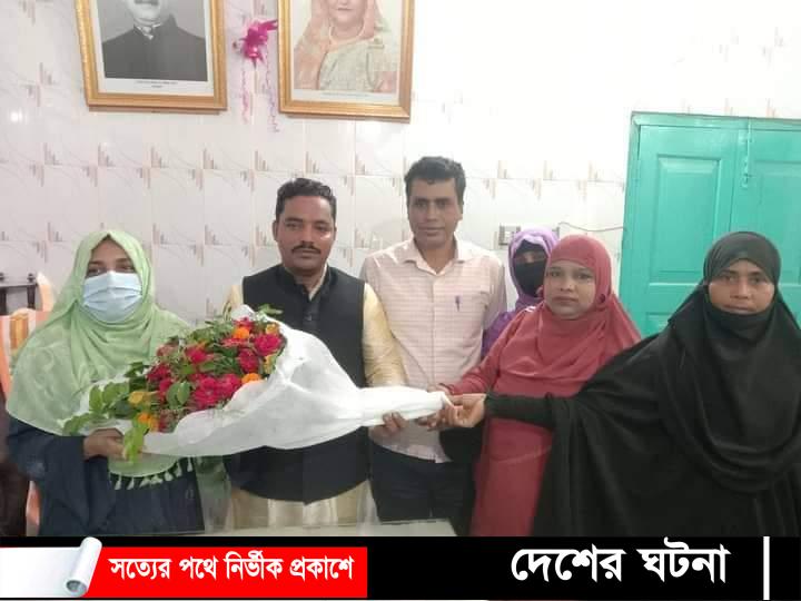 সোনাগাজী সদর চেয়ারম্যানের সাথে প্যানেল চেয়ারম্যান তাজুল ইসলাম ফুলেল শুভেচ্ছা
