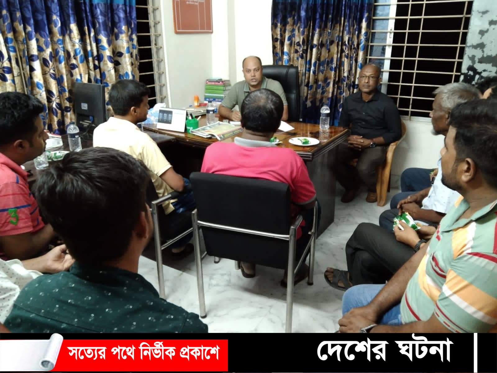 পাবনার ঈশ্বরদীতে পরিবহন সংশ্লিষ্টদের সাথে হাইওয়ে পুলিশের মত বিনিময় সভা