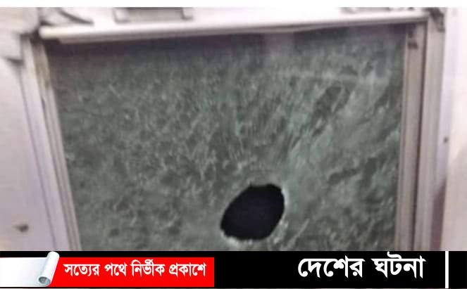 চলন্ত ট্রেনে পাথর নিক্ষেপ, রেল কর্মী আহত