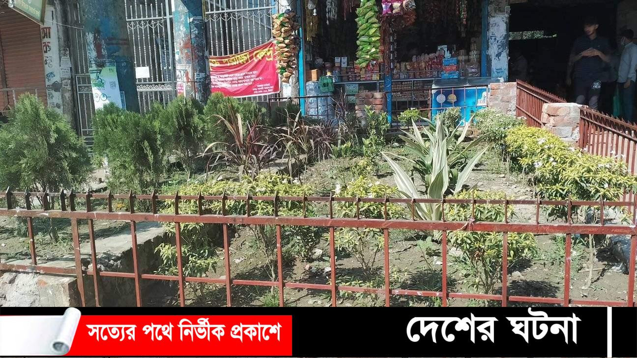 ময়লার স্তুপে ফুল ফুটিয়েছে ত্রিশালে ইউএনও আক্তারুজ্জামান