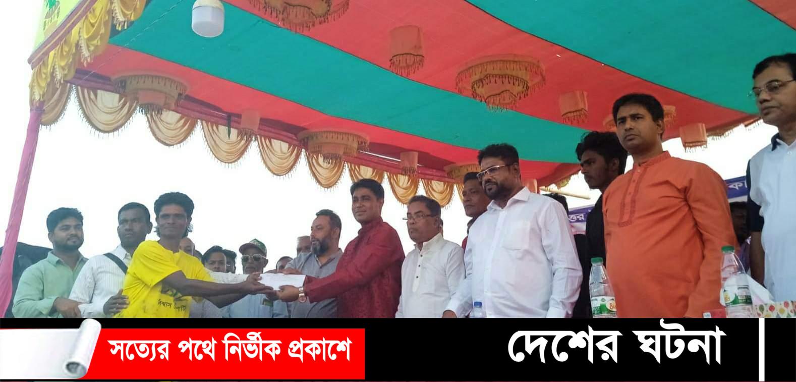 শৈলমারী নদীতে ঐতিহ্যবাহী নৌকা বাইচ প্রতিযোগিতা