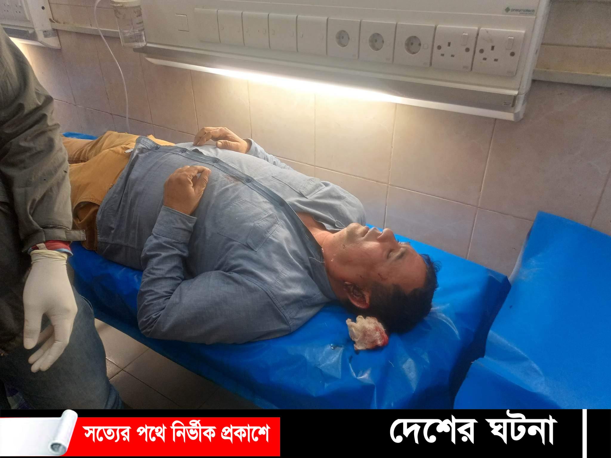 ঠাকুরগাঁওয়ে সাংবাদিক নেতাকে কুপিয়ে জখম করলেন মাদকসেবী ও সন্ত্রাসীরা