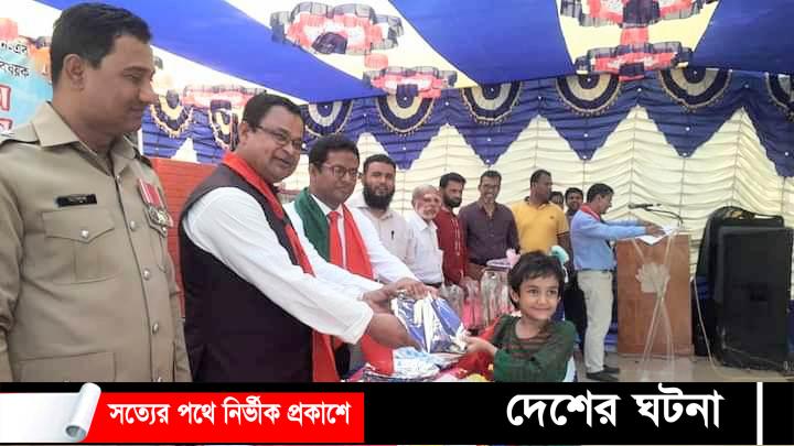 পলাশবাড়ীতে স্বাধীনতা দিবসে পুরস্কার বিতরণ