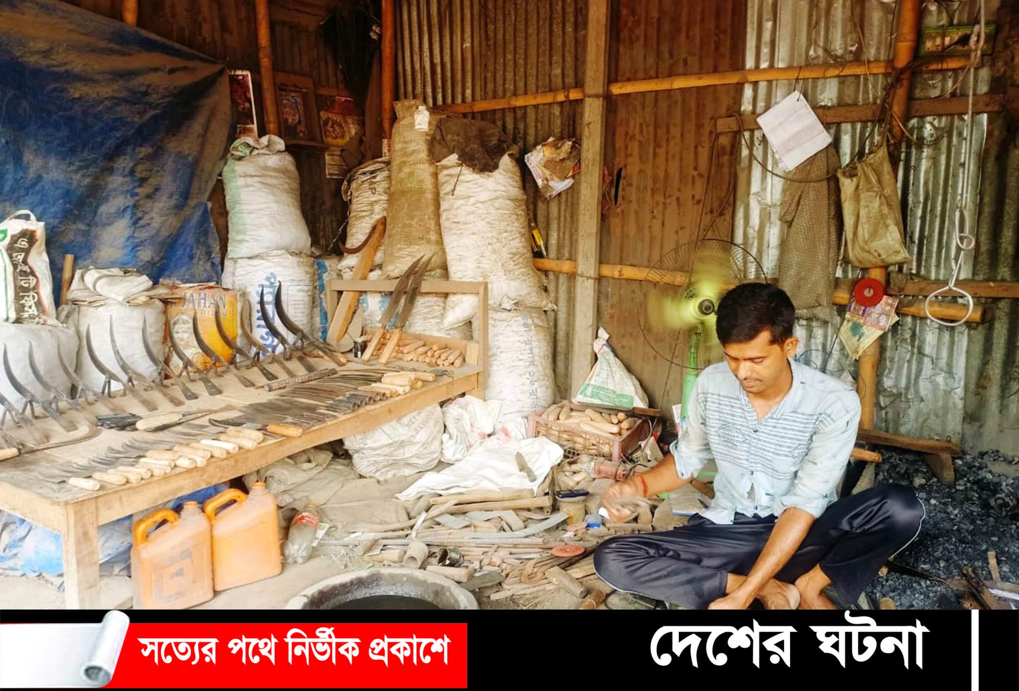 হাতুড়ি-লোহার টুং টাং শব্দে মুখরিত বগুড়ার কামারশালা!