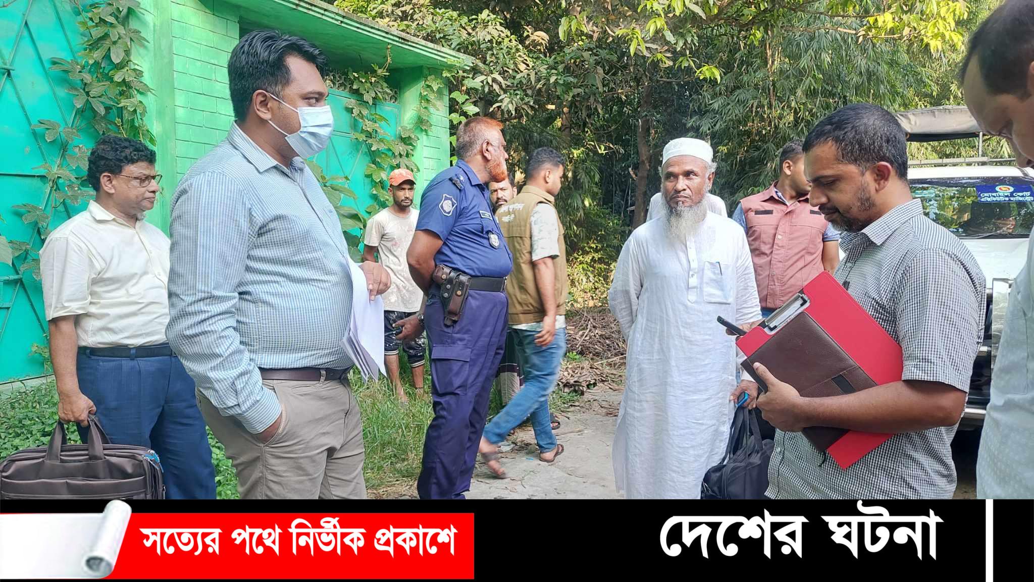 নরসিংদীতে জনবসতি এলাকা থেকে পোল্ট্রি খাবার সরাতে মোবাইল কোর্ট