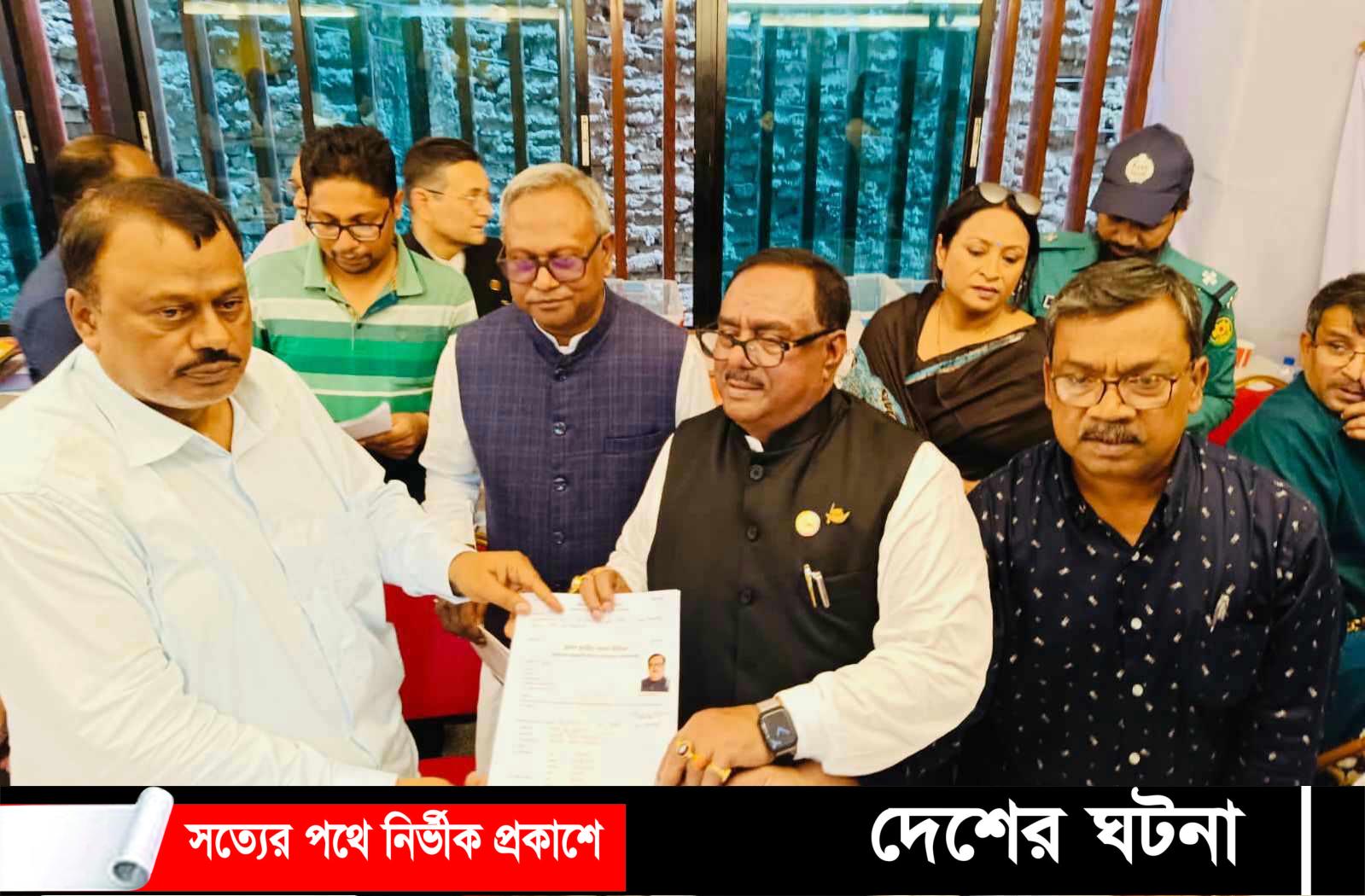 মনোনয়ন ফরম জমা দিয়েছেন খাদ্যমন্ত্রী সাধন চন্দ্র মজুমদার