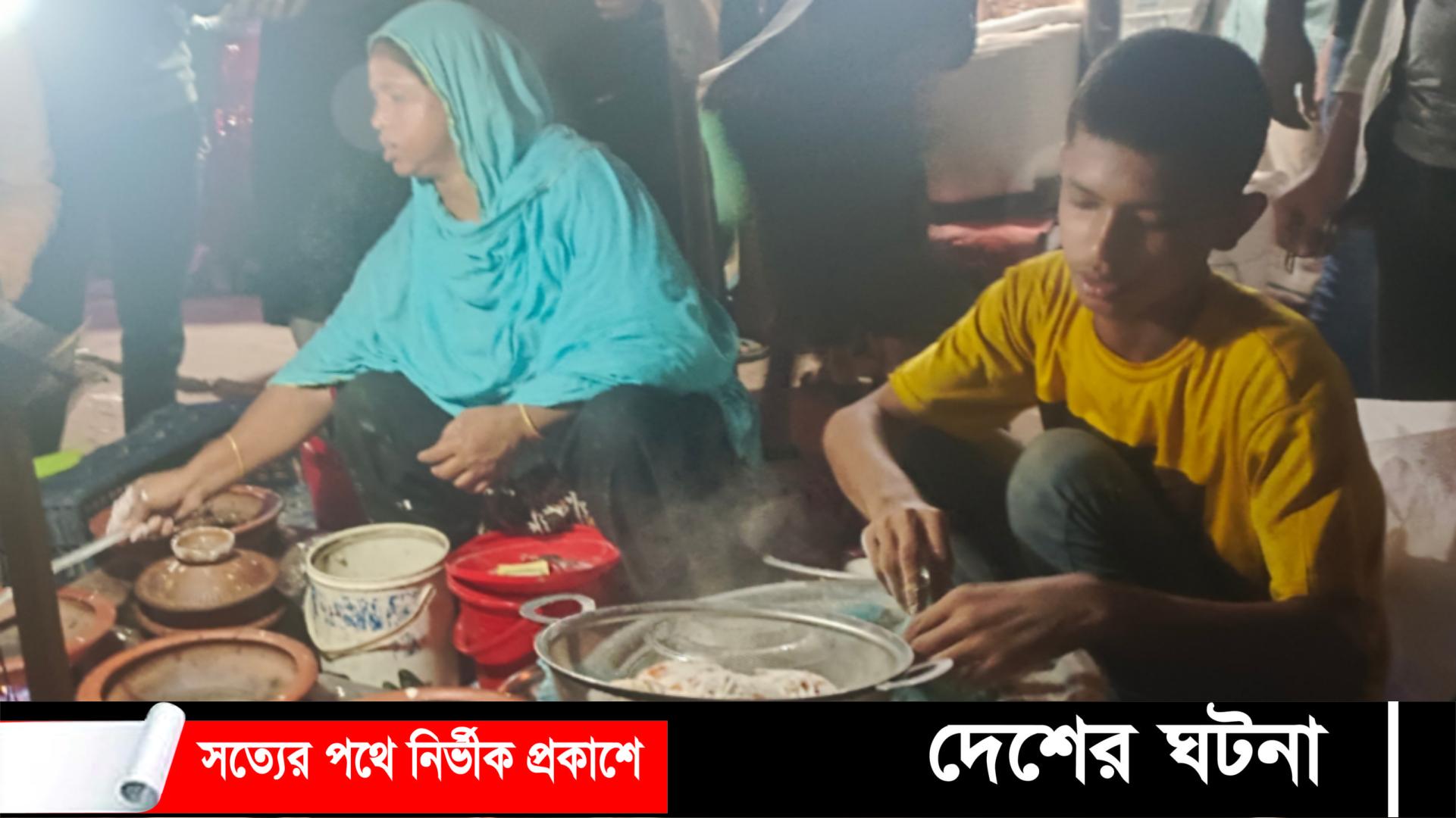 দেবীদ্বারে ফুটপাতে জমছে শীতের পিঠা বিক্রি