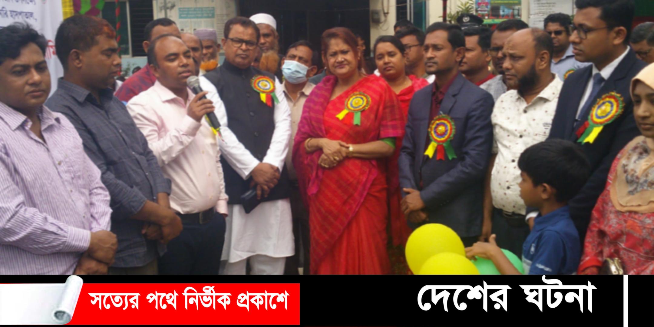 পলাশবাড়ীতে সুলভ মুল্যে ডিম ও দুধ বিক্রির উদ্বোধন করেন এ্যাড.উম্মে কুলসুম স্মৃতি এমপি