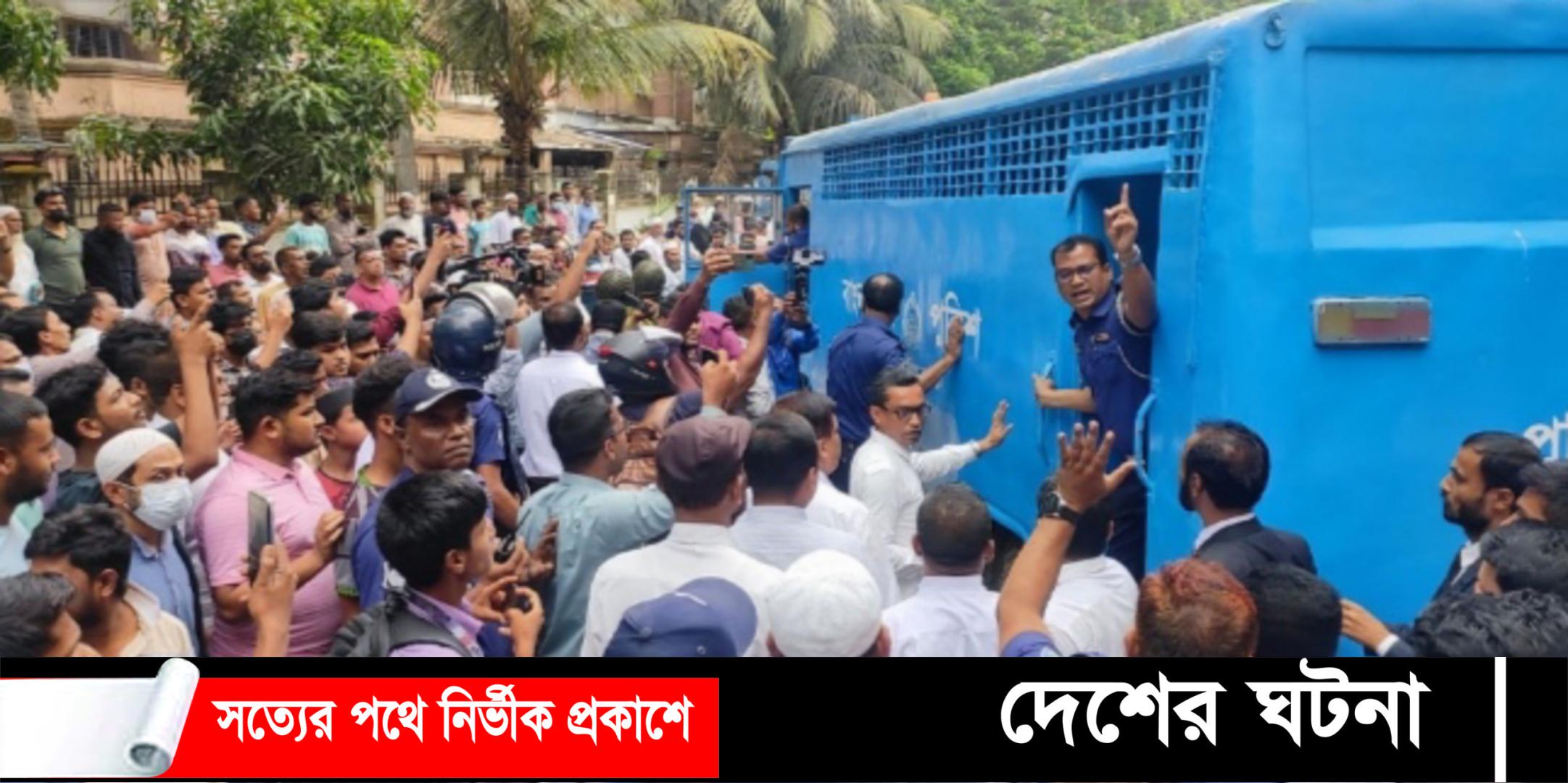 কুমিল্লায় ৬ আইনজীবী কারাগারে, আদালত প্রাঙ্গণে ডিম নিক্ষেপ