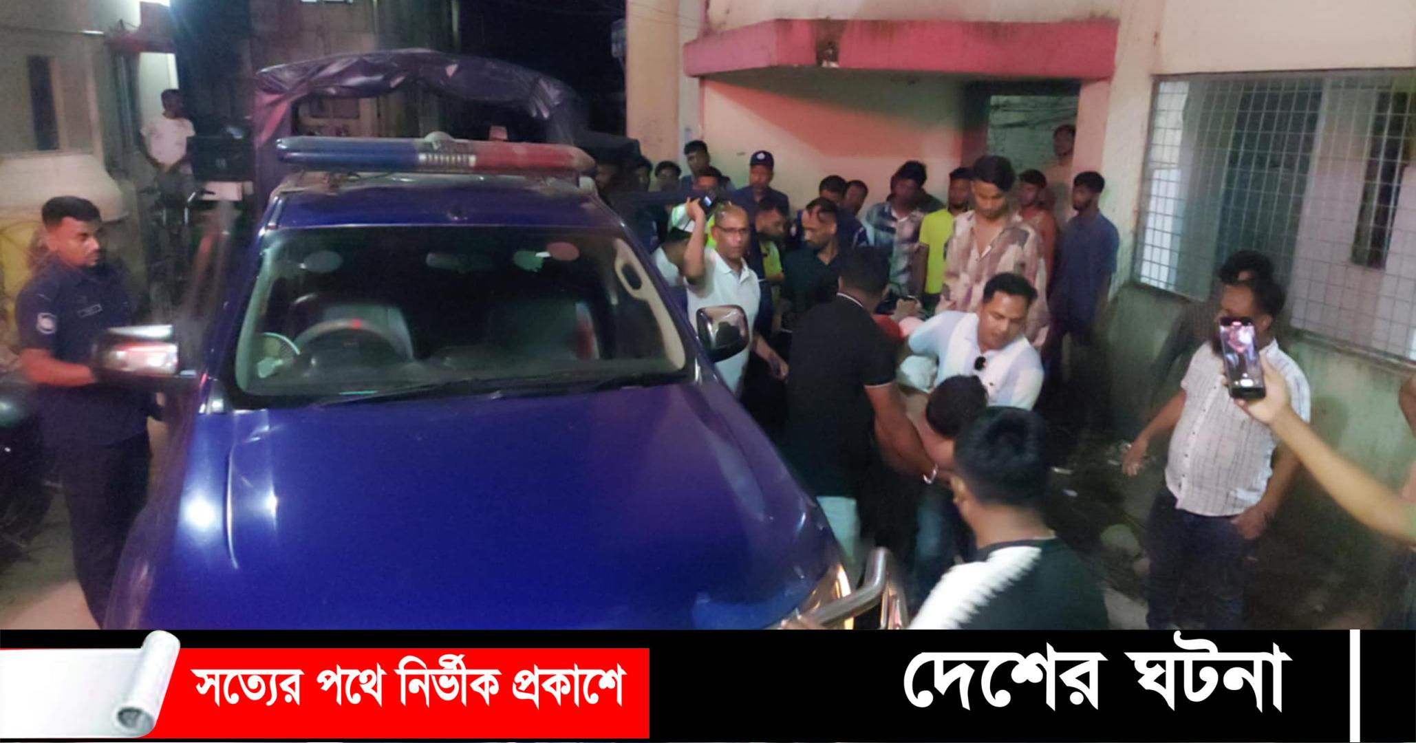 নরসিংদীতে বিএনপির শোডাউনকে কেন্দ্র করে দুই গ্রুপের সংঘর্ষে গুলিবিদ্ধসহ আহত ৩