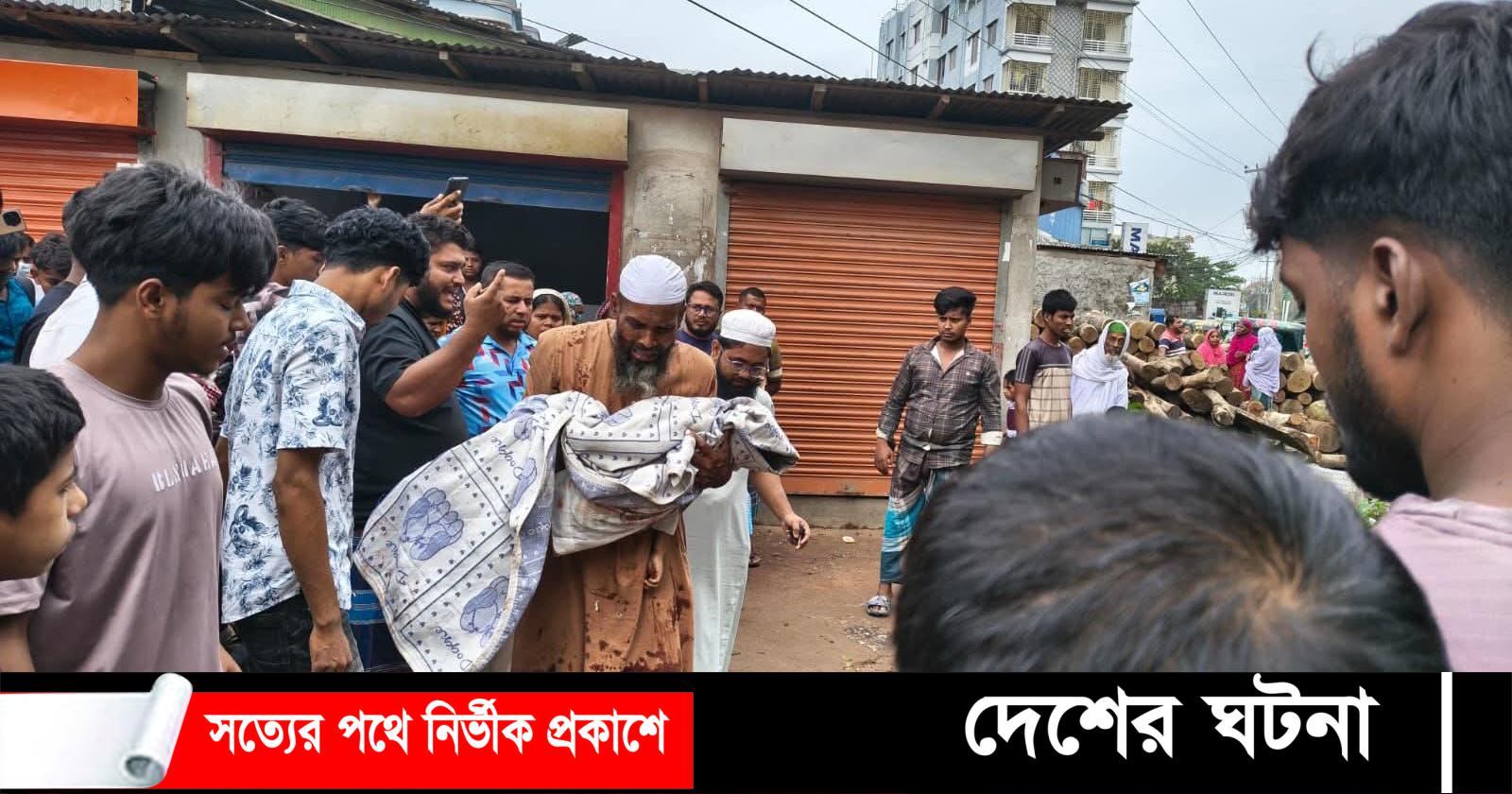 বাবার মোটরসাইকেল থেকে ছিটকে পড়ে ছেলের মৃত্যু